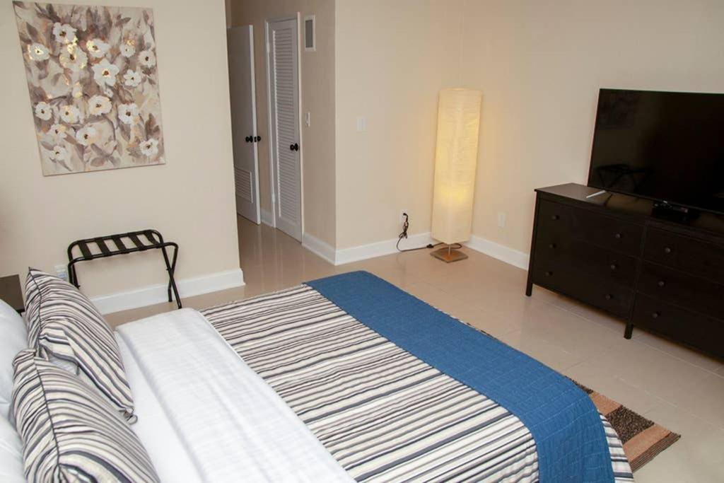Beautiful Apartment Steps Away From The Beach Miami Beach Luaran gambar